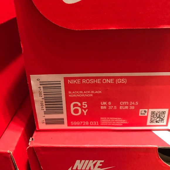 NEW Nike Roshe One Running Shoes Youth/Women’s - Picture 7 of 7